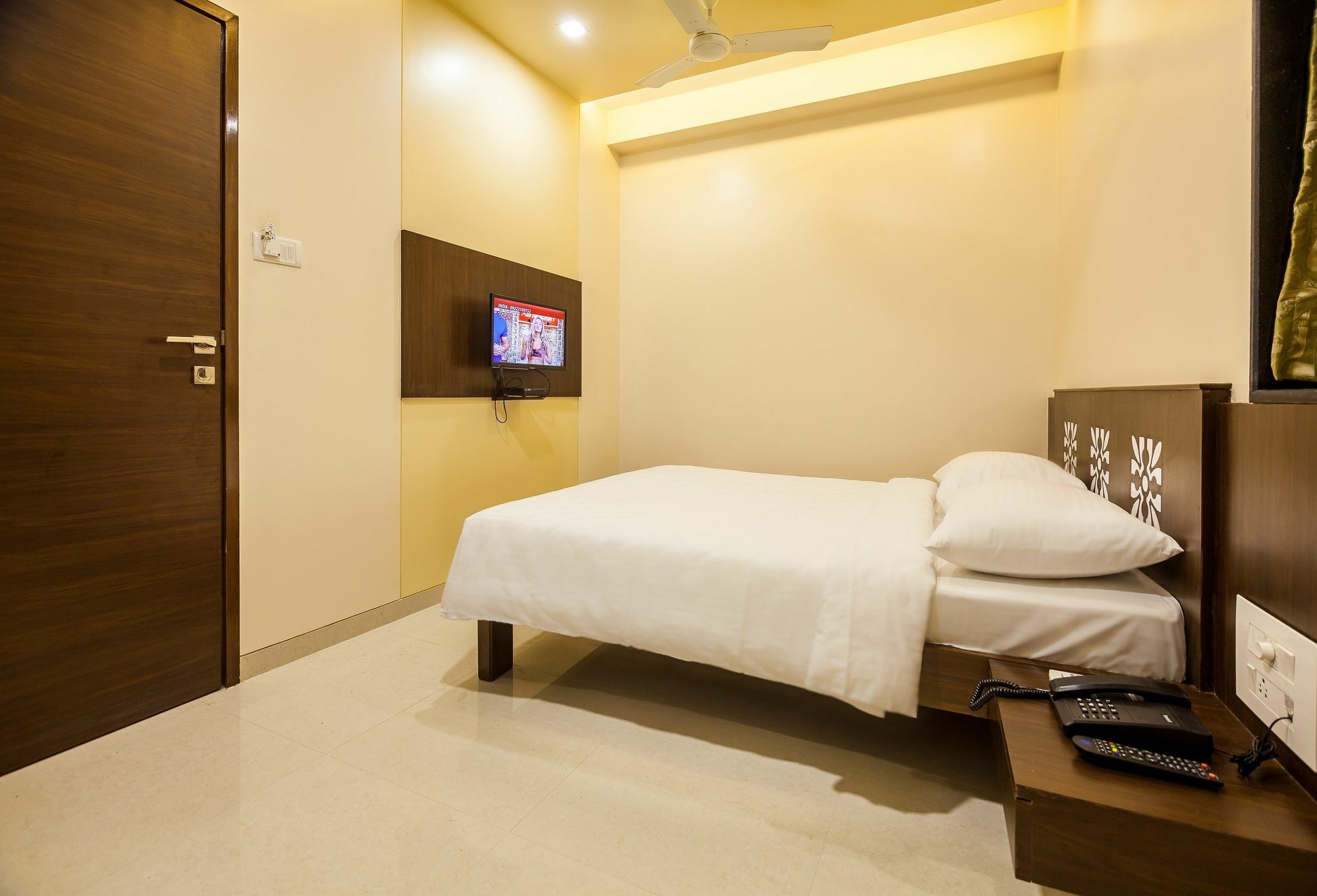 City Guest House - Dadar Mumbai Exterior photo